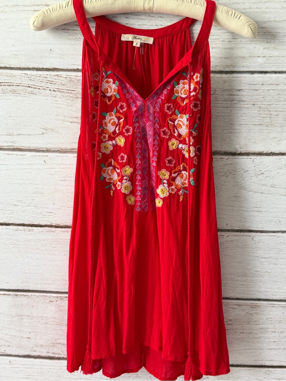 ANDREE BY UNIT Red Sleeveless Blouse with Gathered Neck